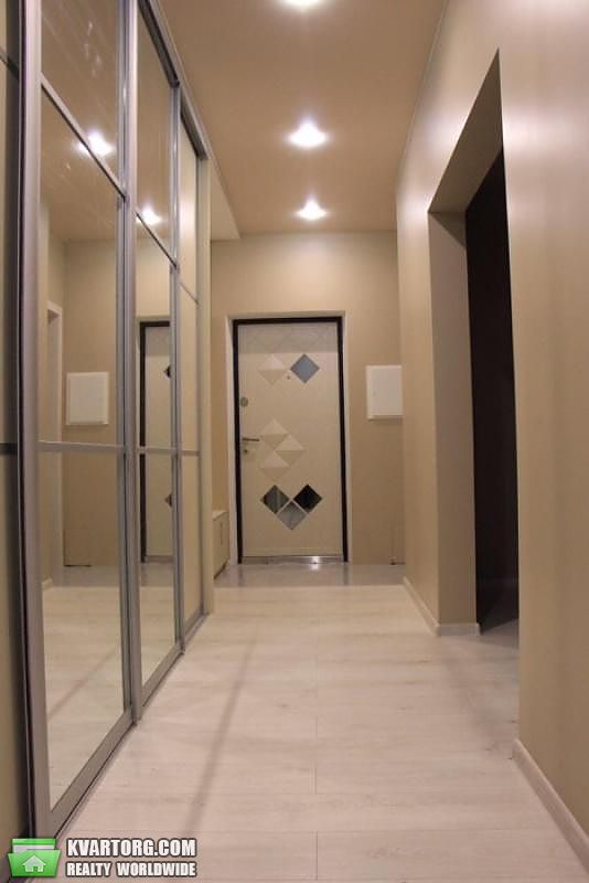 Rent out 3-room apartment. Киев,  Эрнста — photo 3