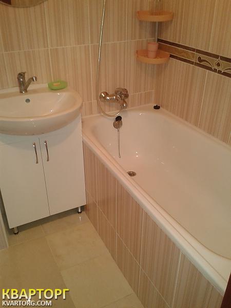 Rent out 2-room apartment. Киев, Алексеевская — photo 8