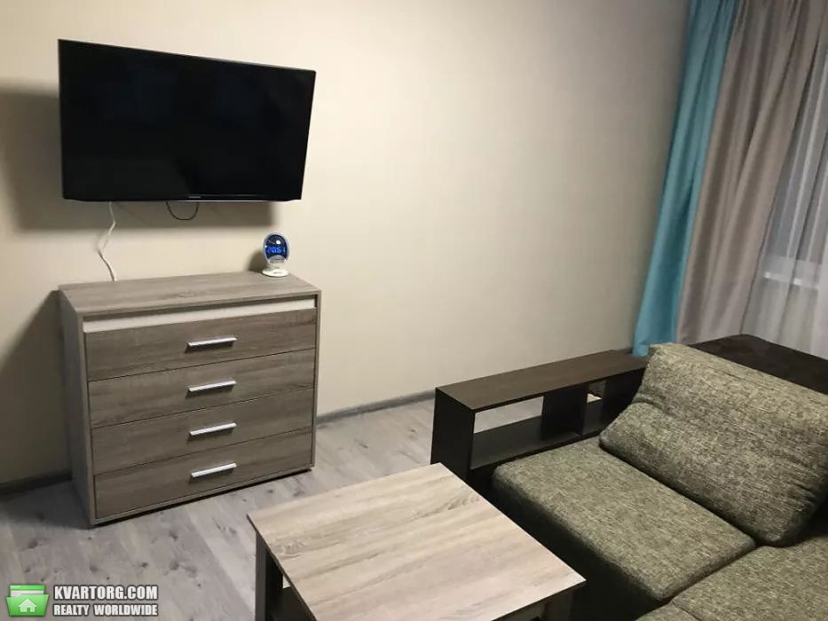 Rent out 1-room apartment. Киев, проспект Свободы — photo 2