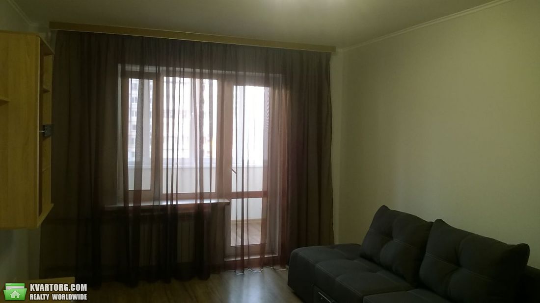 Sell 3-room apartment. Киев,  Вишняковская — photo 1