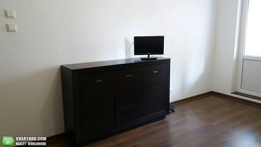 Rent out 1-room apartment. Киев,  Урловская — photo 3