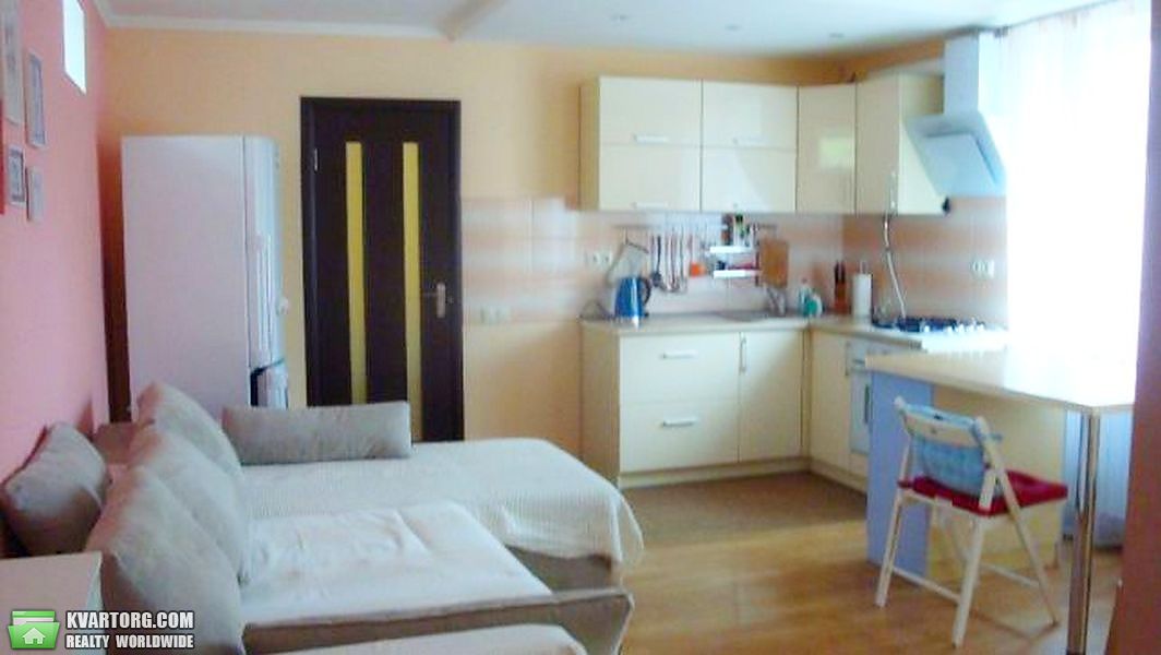 Rent out 3-room apartment. Киев,  Народная — photo 1