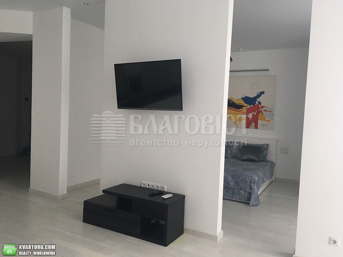 Rent out 2-room apartment. Киев,  Щорса — photo 7