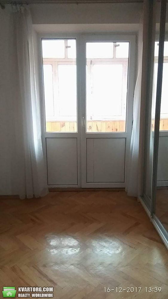 Rent out 3-room apartment. Киев,  Героев Космоса — photo 4