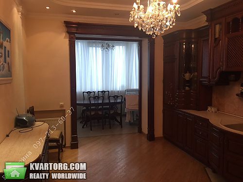 Rent out 4-room apartment. Киев, Героев Сталинграда — photo 2