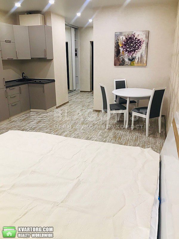 Rent out 1-room apartment. Киев,  Предславинская — photo 6