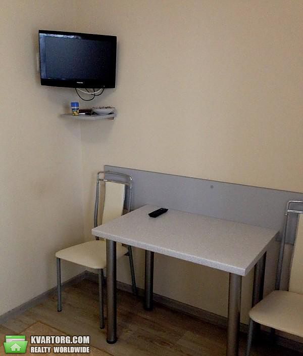 Rent out 2-room apartment. Киев,  Черновола — photo 3