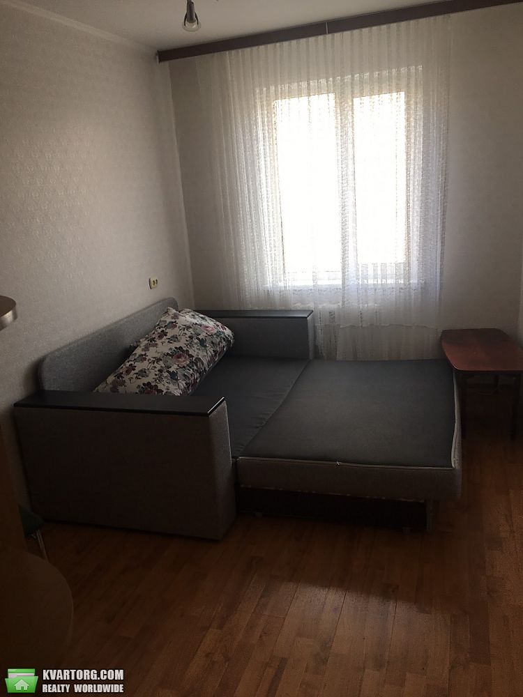 Rent out 3-room apartment. Киев, Шухевича проспект — photo 2