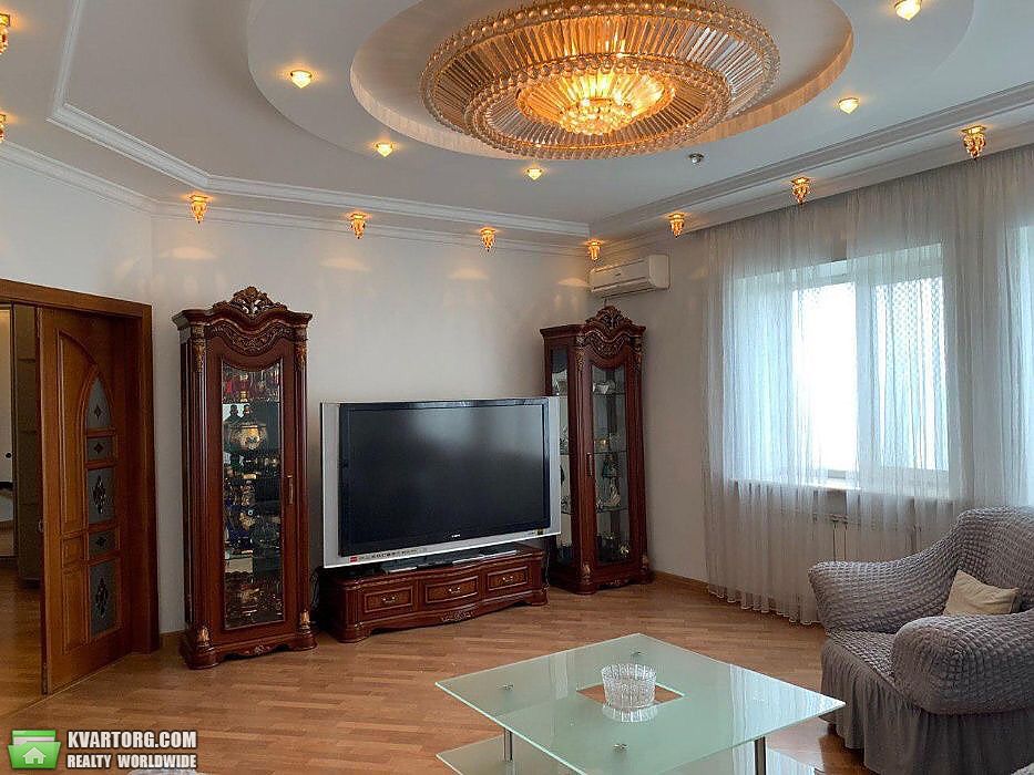 Rent out 3-room apartment. Киев,  Черновола — photo 3