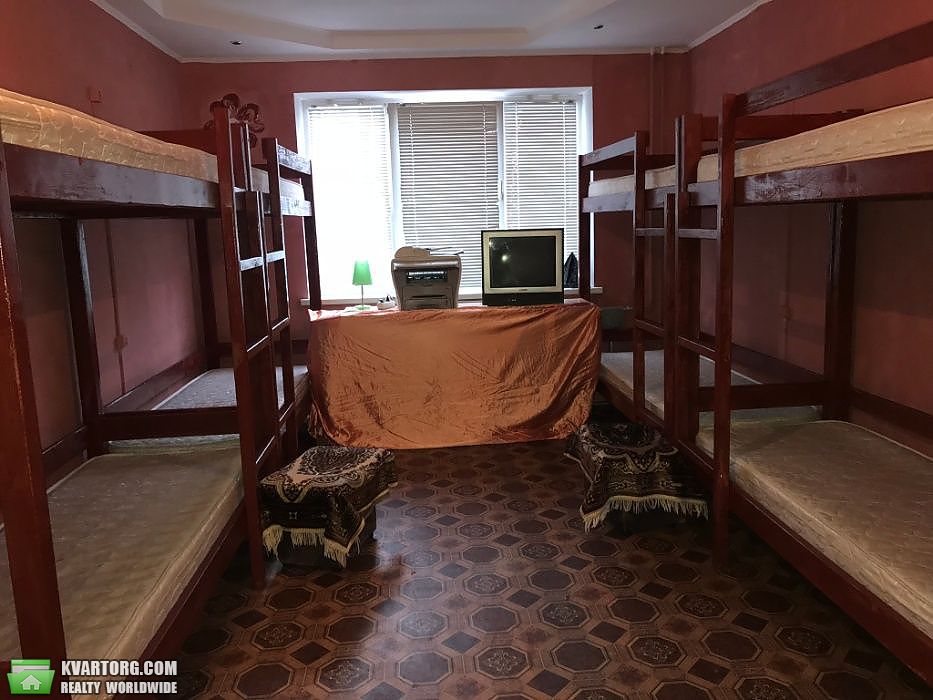 Sell 4-room apartment. Киев,  Героев Днепра — photo 1