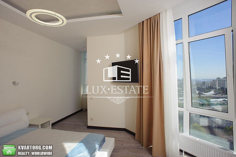 Rent out 2-room apartment. Киев,  Щорса — photo 3
