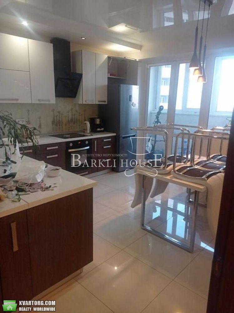 Rent out 4-room apartment. Киев,  Рижская — photo 3