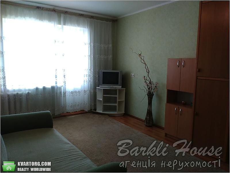 Rent out 2-room apartment. Киев,  Ревуцкого — photo 9