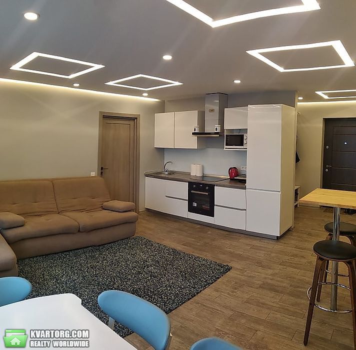 Rent out 3-room apartment. Киев,  Бажана — photo 2