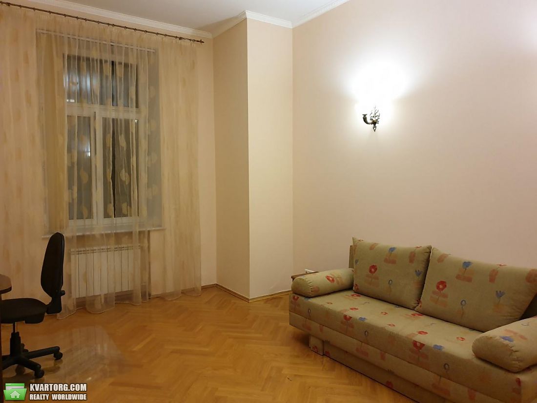 Rent out 4-room apartment. Киев,  Десятинная — photo 2