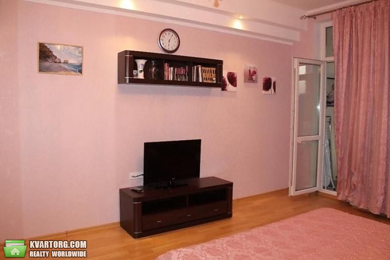 Rent out 3-room apartment. Киев,  Кудряшова — photo 3