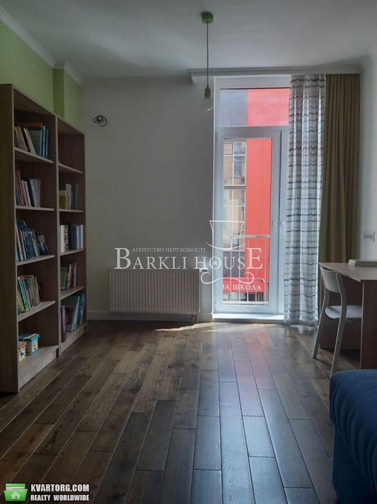 Rent out 4-room apartment. Киев, Регенераторная — photo 4