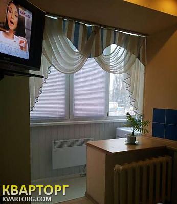 Rent out 3-room apartment. Киев, Волгоградская — photo 1