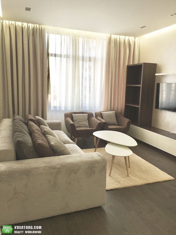 Rent out 2-room apartment. Киев,  Драгомирова — photo 3