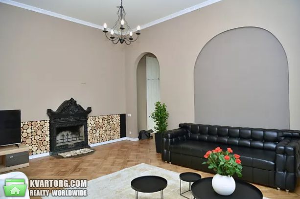 Rent out 4-room apartment. Киев, костельная — photo 3