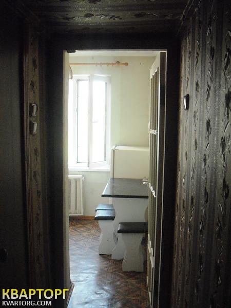 Rent out 2-room apartment. Киев,  Тычины пр — photo 8