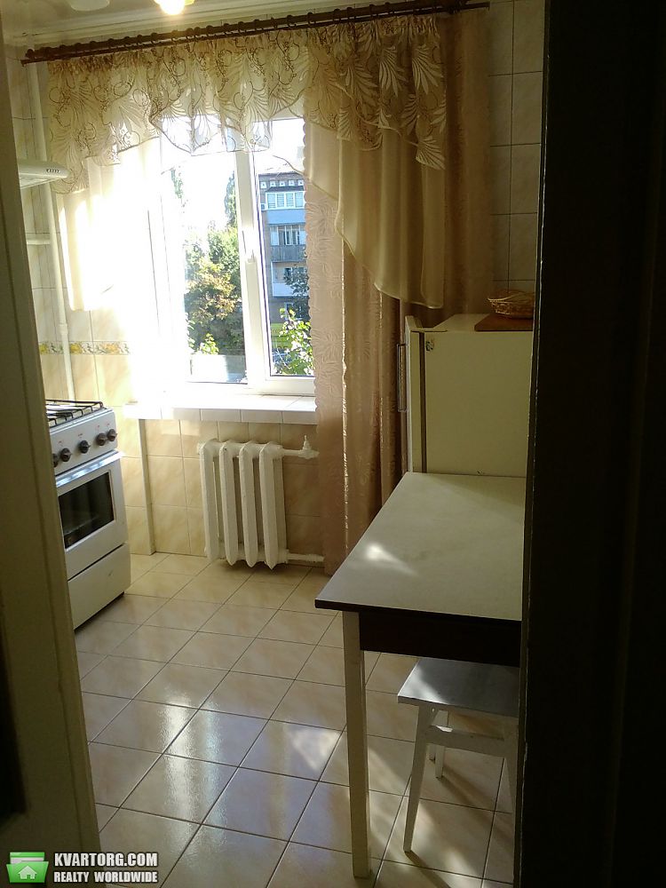 Rent out 1-room apartment. Киев,  Отрадный пр — photo 4