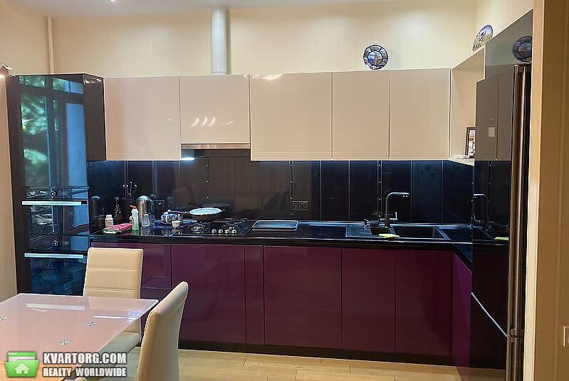 Sell 2-room apartment. Киев, Дегтярная — photo 1