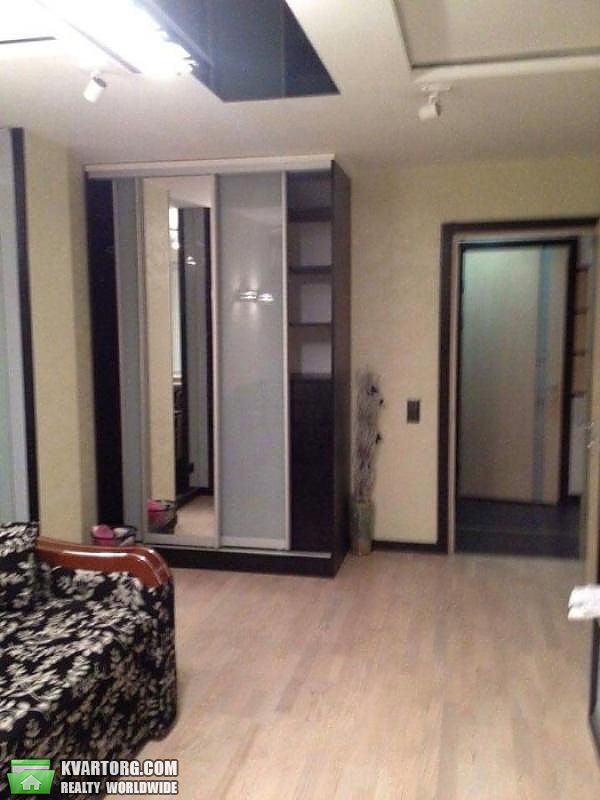 Rent out 3-room apartment. Киев,  Стадионная — photo 10