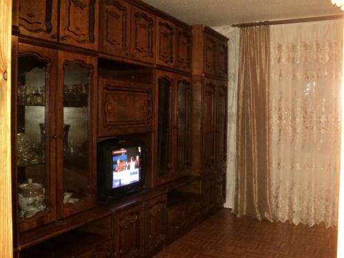 Rent out 2-room apartment. Днепропетровск, ул. Тополиная — photo 1