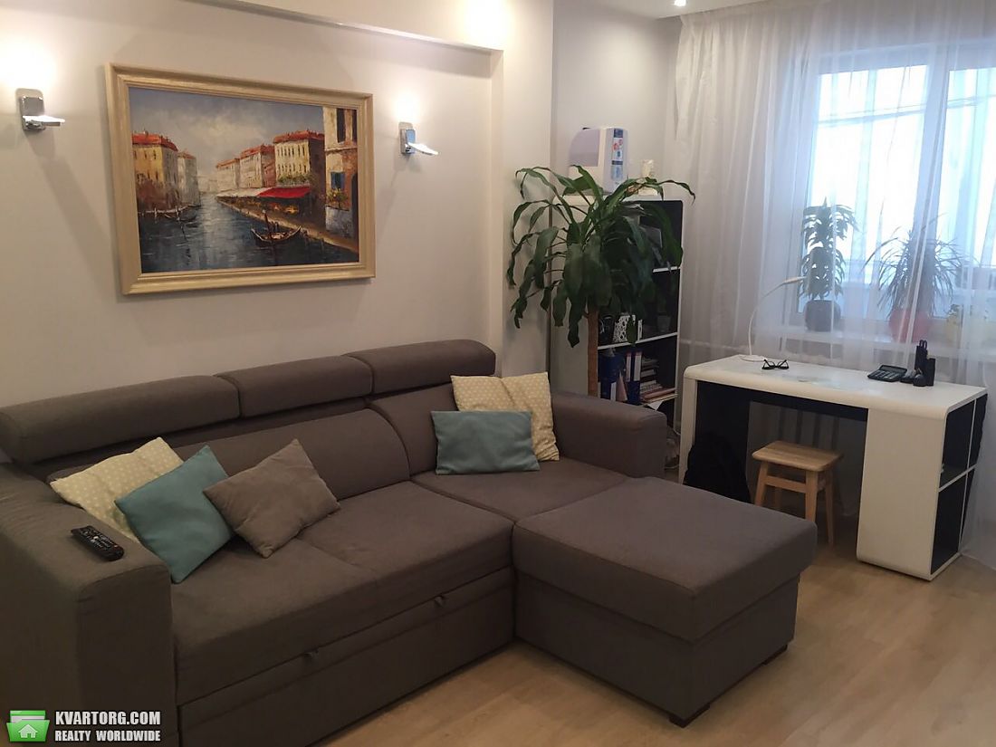 Rent out 2-room apartment. Киев,  Севастопольская — photo 1