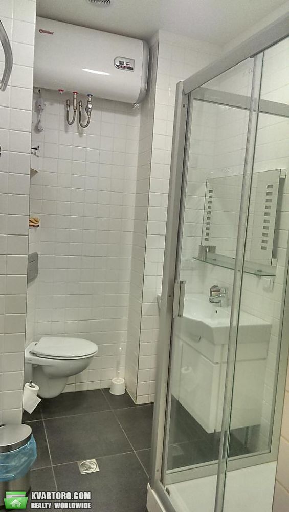 Rent out 2-room apartment. Киев,  Артема — photo 5