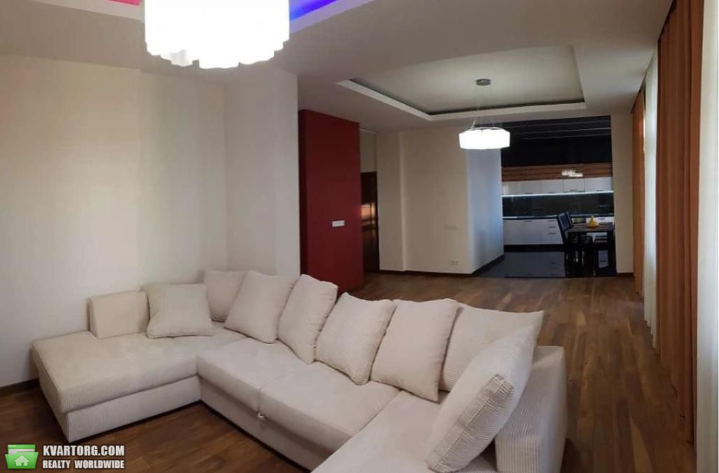 Rent out 4-room apartment. Киев,  Полтавская — photo 1