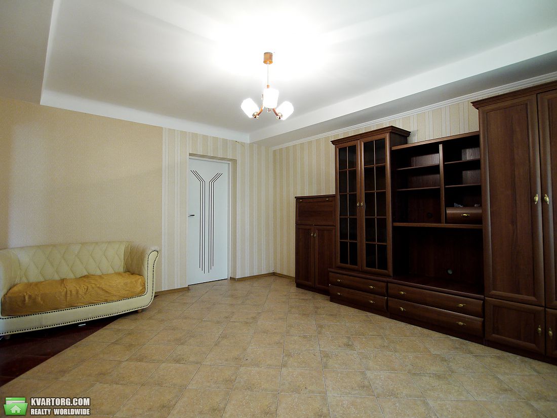 Sell 2-room apartment. Киев,  Студенческая — photo 1