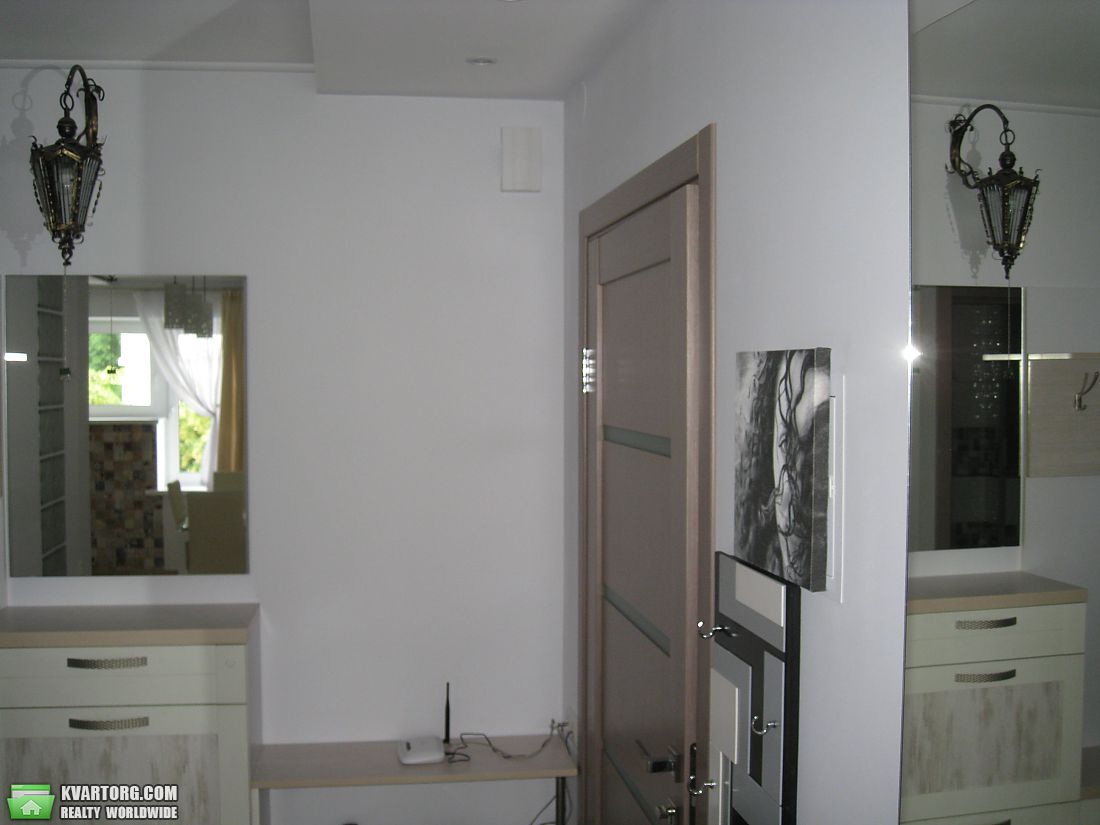 Rent out 3-room apartment. Киев, Почайнинская — photo 4
