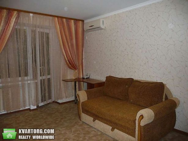 Rent out 1-room apartment. Киев,  Героев Днепра — photo 1