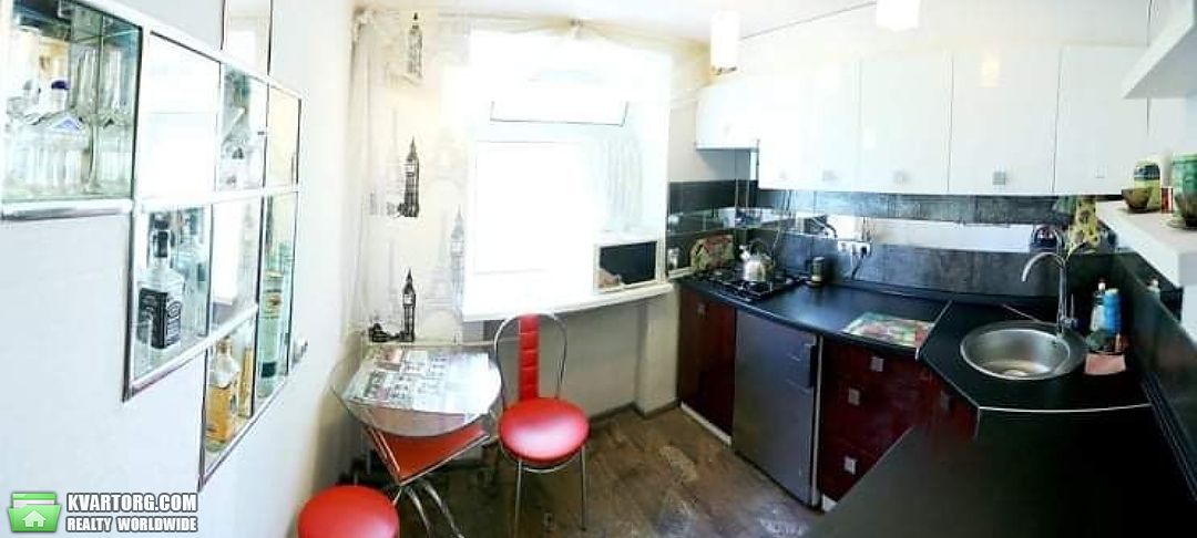 Rent out 1-room apartment. Киев,  Еленовская — photo 4