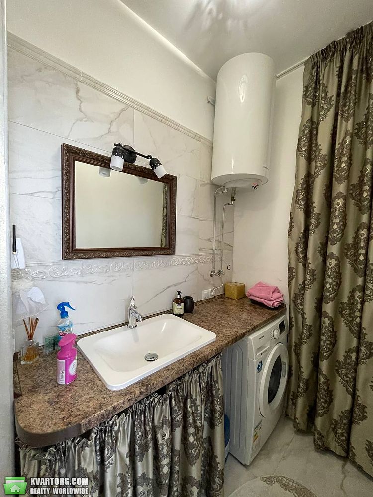 Rent out 3-room apartment. Днепропетровск, Соборная площадь — photo 5