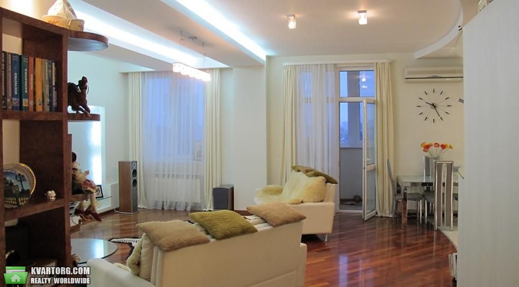Rent out 3-room apartment. Киев,  Павловская — photo 1