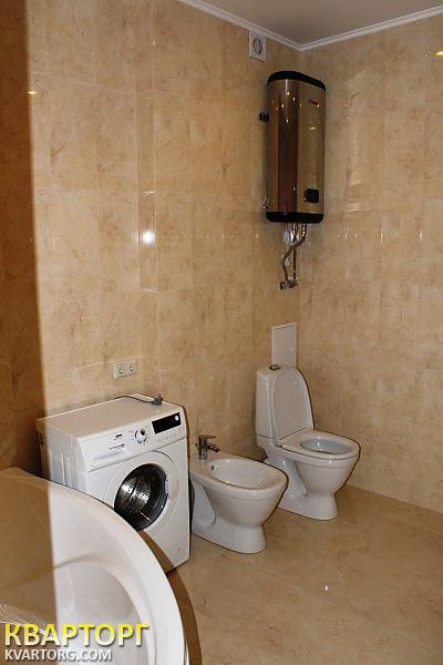 Rent out 3-room apartment. Киев,  Тургеневская — photo 8