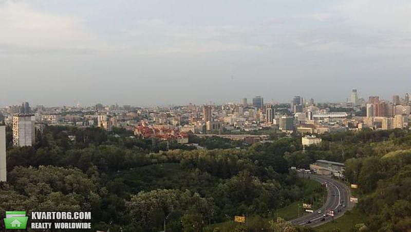 Rent out 3-room apartment. Киев,  Клиническая — photo 10
