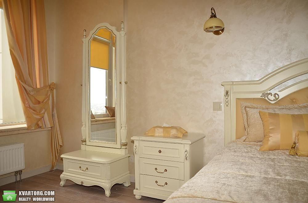 Rent out 4-room apartment. Киев,  Драгомирова — photo 5