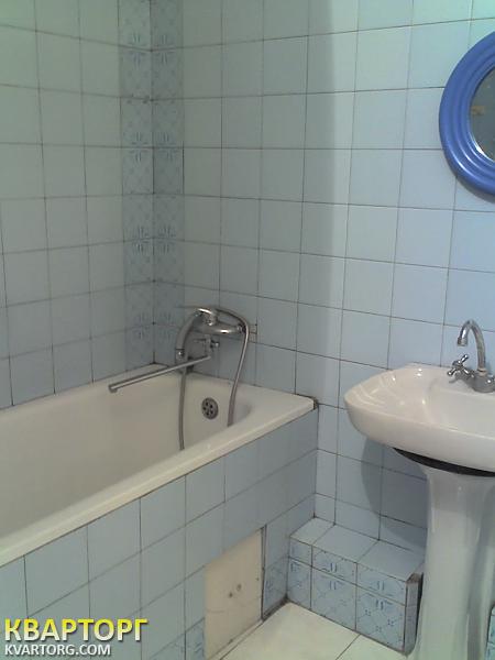 Rent out house. Киев, щорса — photo 1