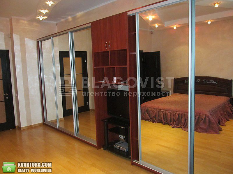 Rent out 4-room apartment. Киев,  Щорса — photo 6