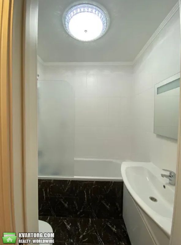 Sell 3-room apartment. Киев,  Малоземельная — photo 3