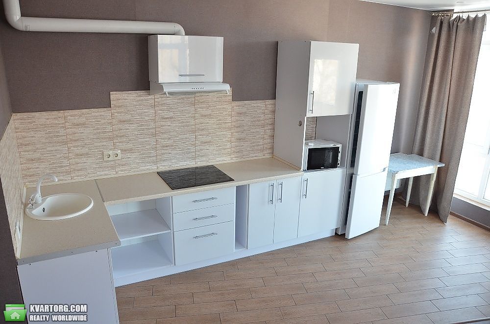 Rent out 1-room apartment. Киев,  Набережно-Корчеватская — photo 1