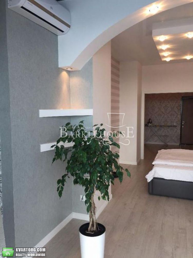 Rent out 1-room apartment. Киев,  Соломенская — photo 3