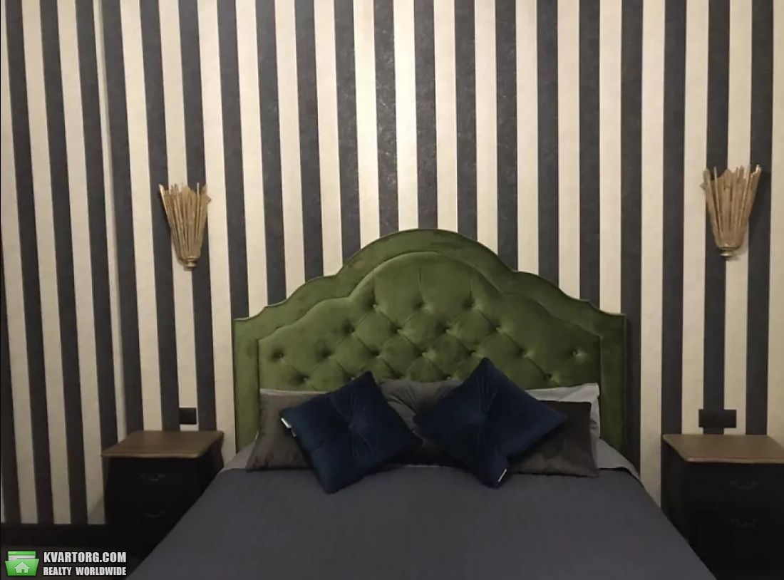 Rent out 2-room apartment. Киев, Дегтярная — photo 4