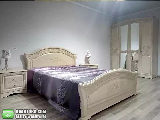 Rent out 2-room apartment. Киев,  Олевская — photo 1