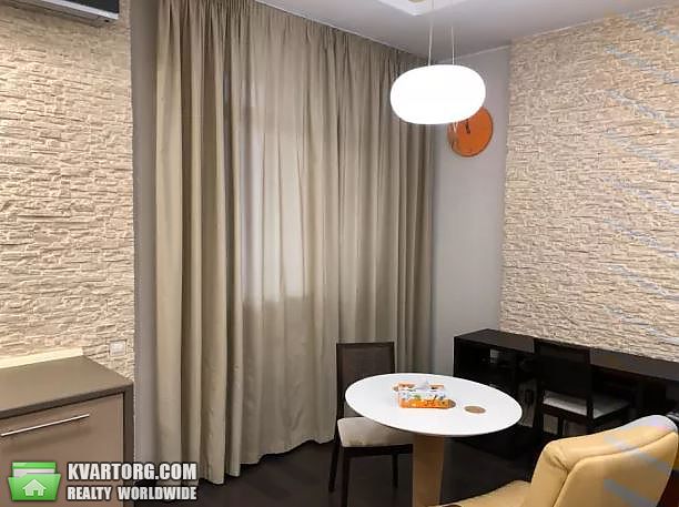 Rent out 1-room apartment. Киев,  Жилянская — photo 5
