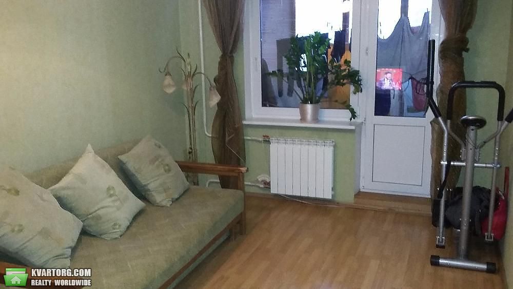 Sell 3-room apartment. Киев,  Радунская — photo 1